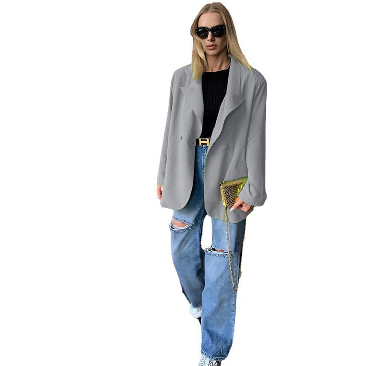 Casual oversized blazer for women with a modern cut and chic elegant details