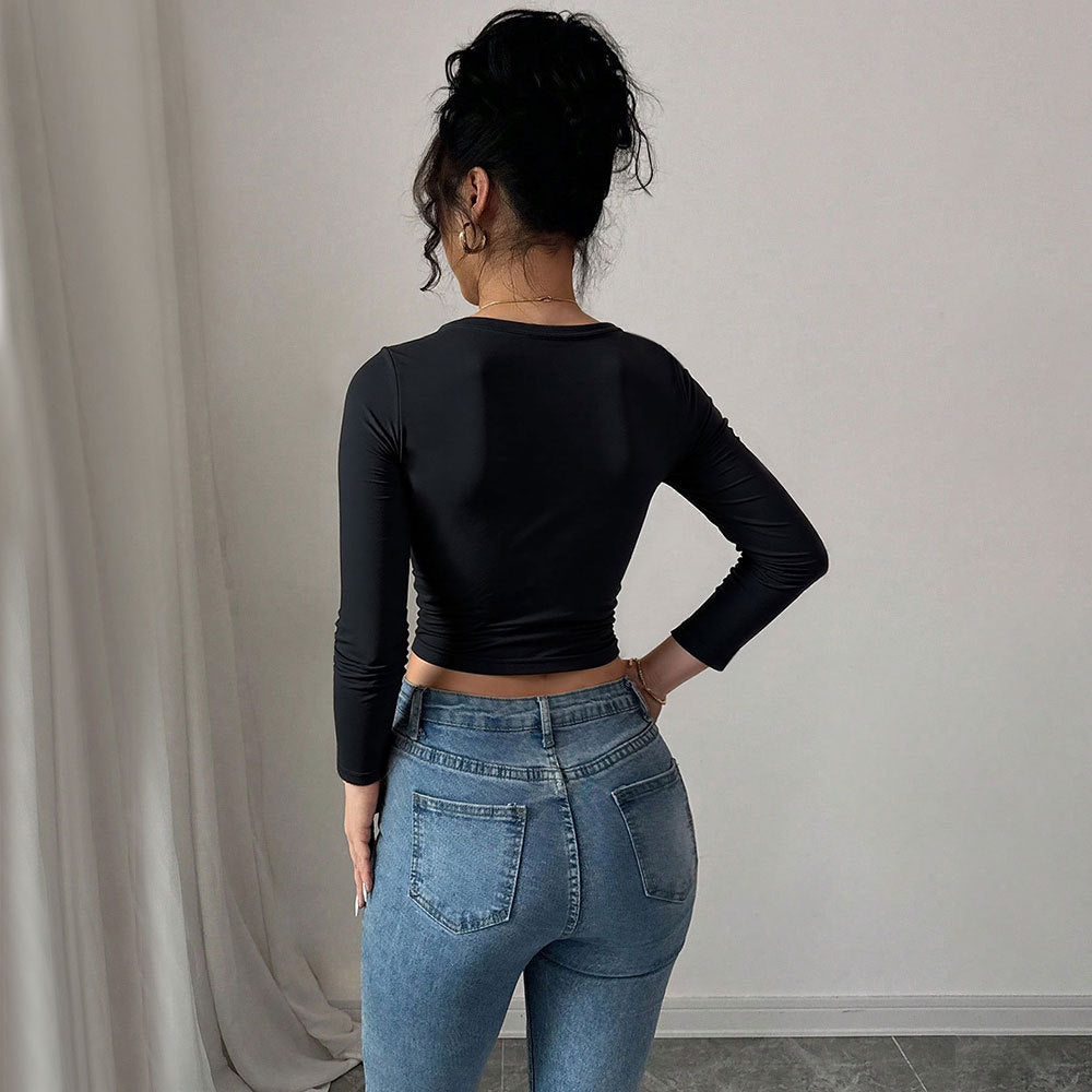 Short top for women with decorative knot and long sleeves Chic & Stil