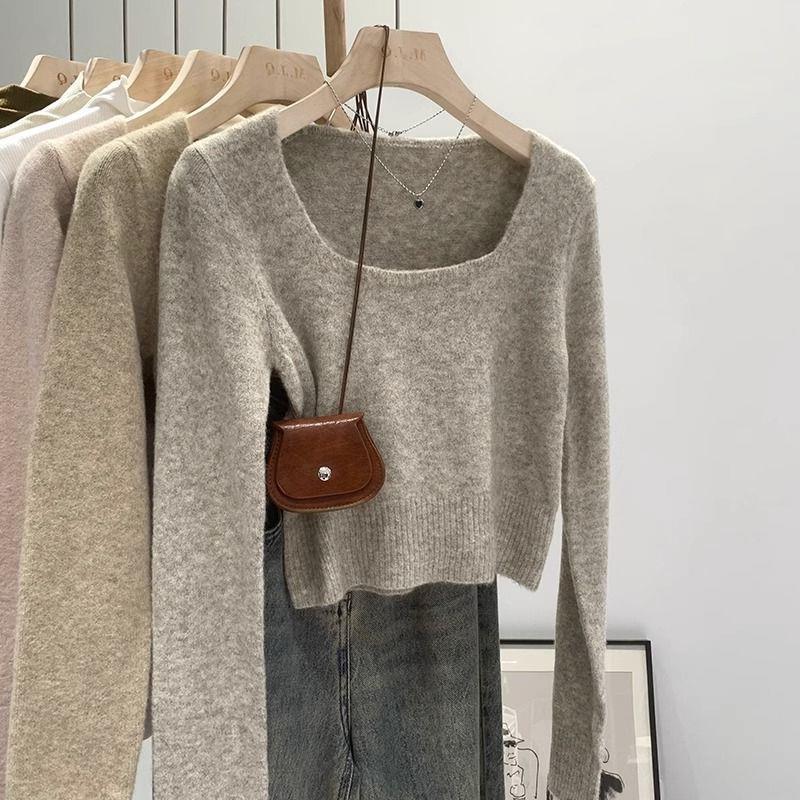 Pull court élégant pour femmes avec encolure carrée et texture à maille fine Chic & Stil