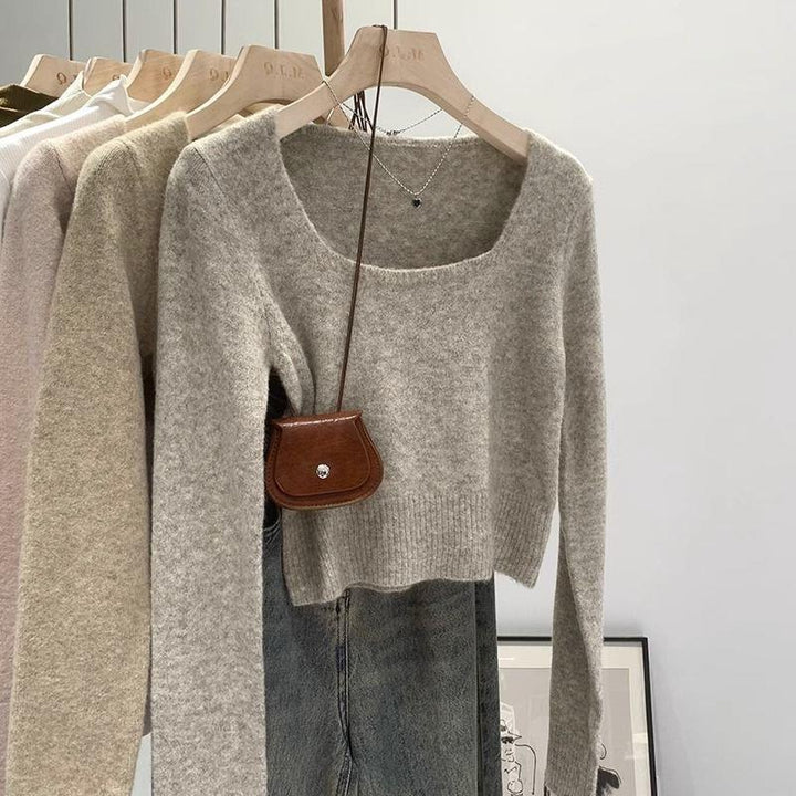 Pull court élégant pour femmes avec encolure carrée et texture à maille fine Chic & Stil