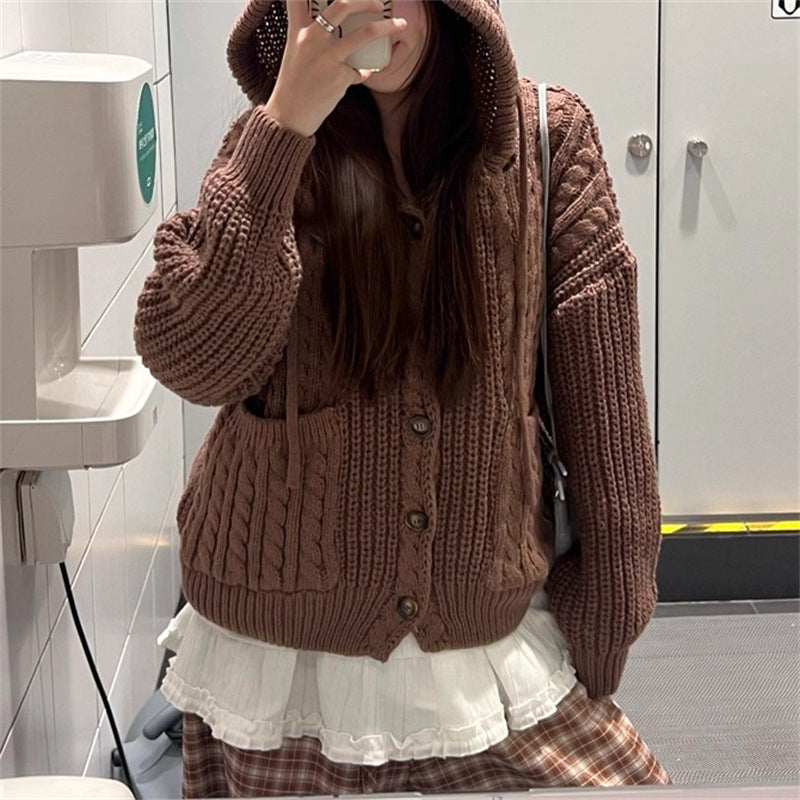 Gilet tricoté confortable pour femmes avec capuche et grandes poches Chic & Stil