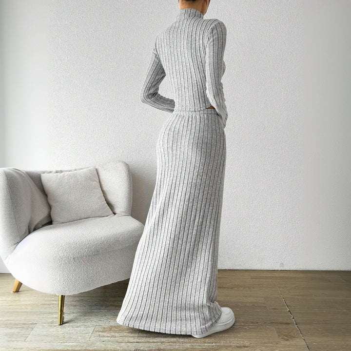 Ensemble crop top à manches longues pour femmes et jupe maxi avec texture côtelée élégante Chic & Stil