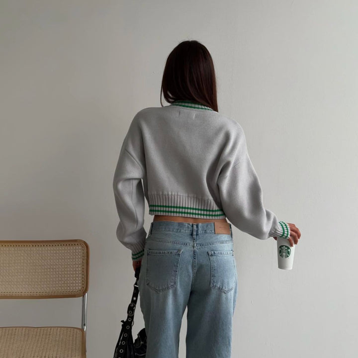 Ladies trendy, casual Crop-Sweater with graphic text and chic sports accents