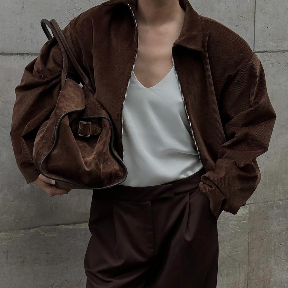 Trendy corduroy jacket for women with a relaxed fit and straight collar Lune London