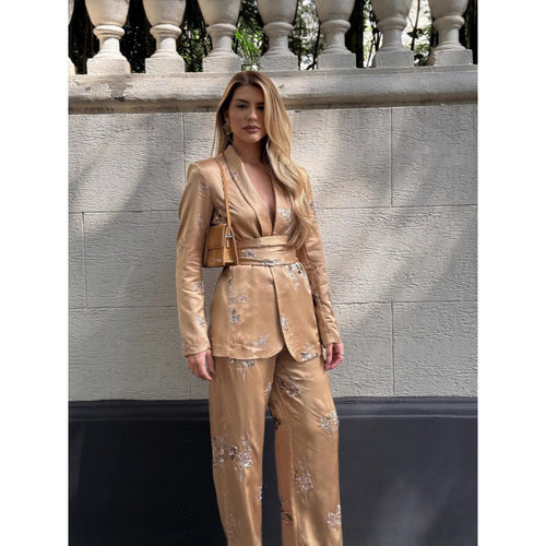 Women elegant and floral outfit Amarae