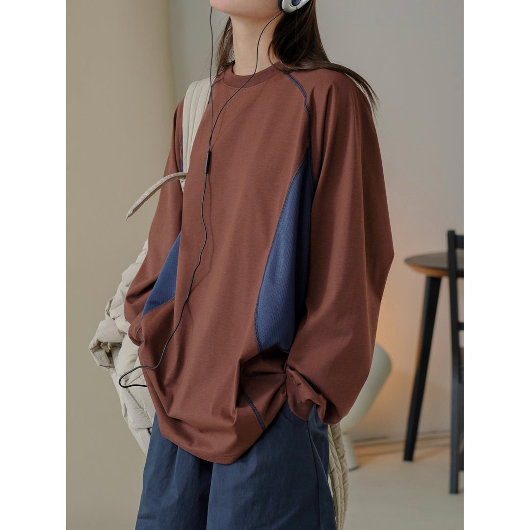 Women Oversized Sweatshirt with Raglan Seams and Contrast Mesh Inserts Amarae