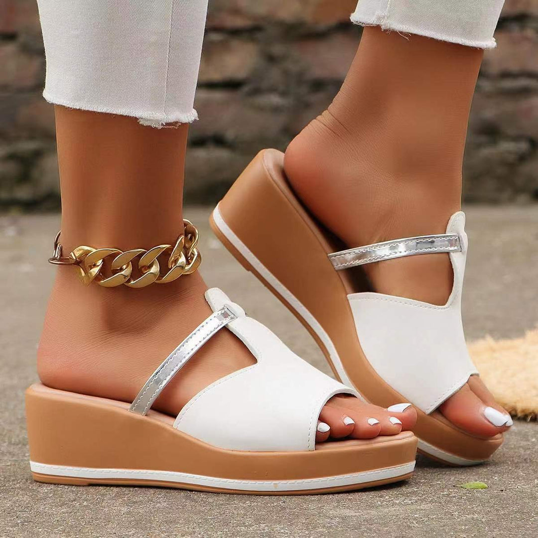 Wedge sandals for women with an elegant strap design and a comfortable insole Lune London