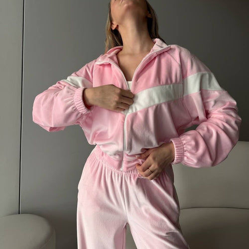 Women's fleece sportswear with practical pockets and full zipper Amarae