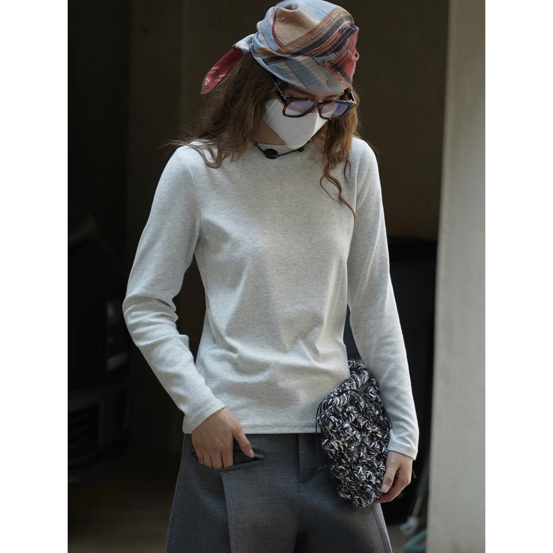 Women Light Long Sleeve Fine Knit Shirt with Round Neckline and Slim Silhouette Amarae