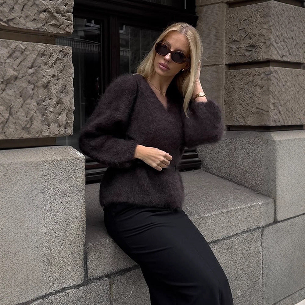 Women's Fluffy Mohair Sweater with Balloon Sleeves and Slightly Cropped Cut Amarae
