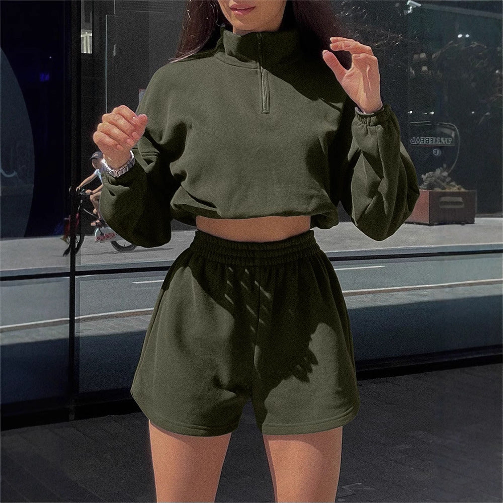 Lune London short-sleeved sports set for women with high collar and elastic waistband