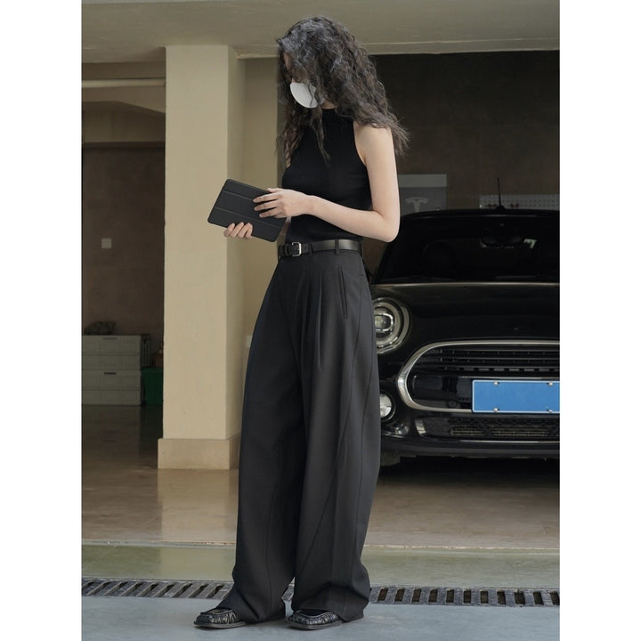 Women's High-Waisted Pleated Cuff Pants in Oversized Cut Amarae