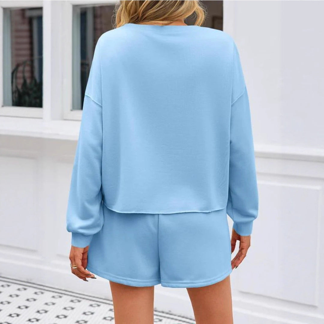 Robe sweat-shirt pour femmes avec des creux et des applications de perles Chic & Stil