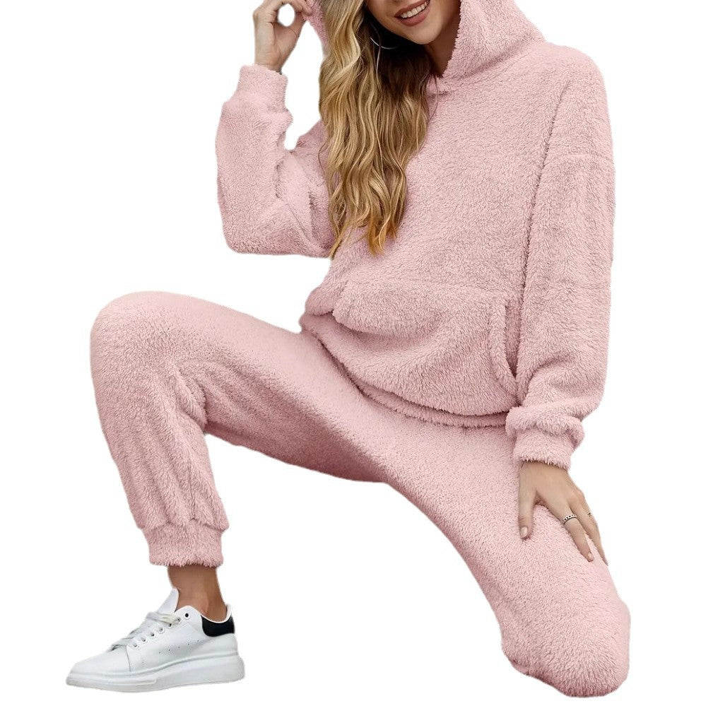 Women's fleece loungewear set with hood and pockets Lune London