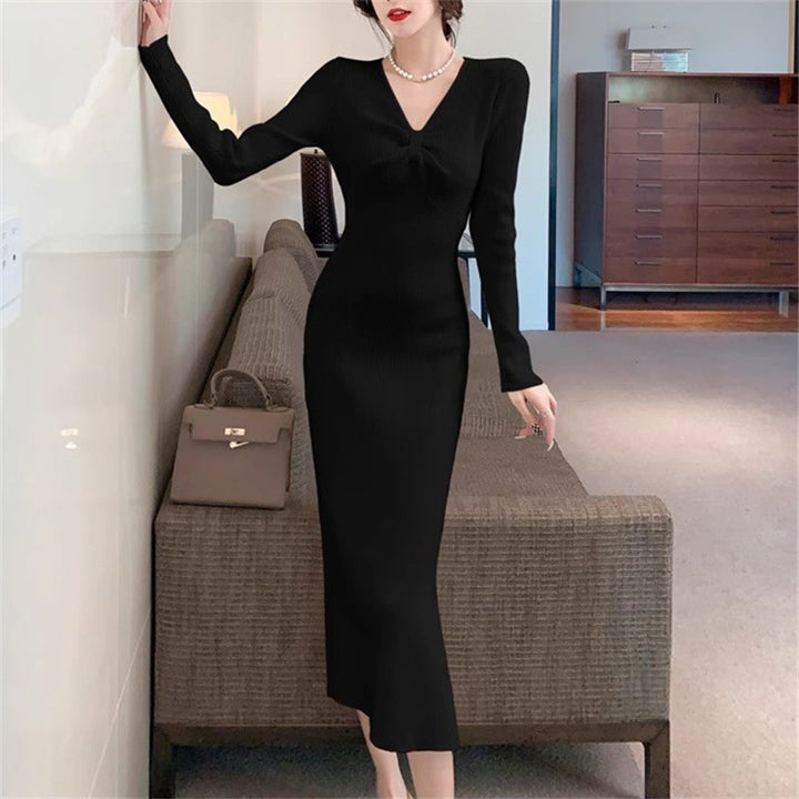 Robe tricotée pour femmes avec un décolleté en V profond et une fente sur le côté Chic & Stil