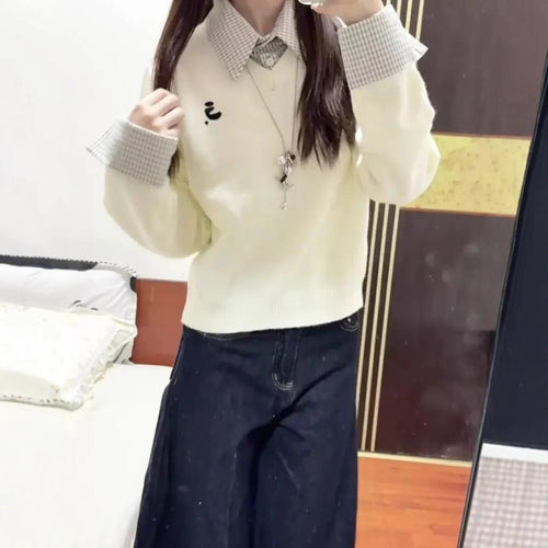 Pull féminin confortable avec col amovible et détails à carreaux Chic & Stil