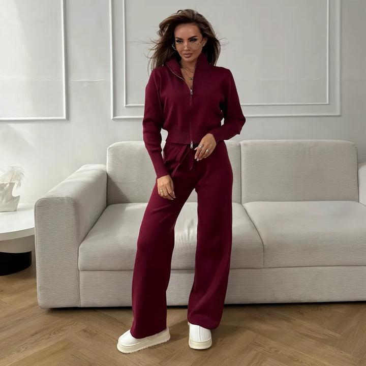 Ensemble de mode féminin tricoté avec col zippé et coupe ample Chic & Stil