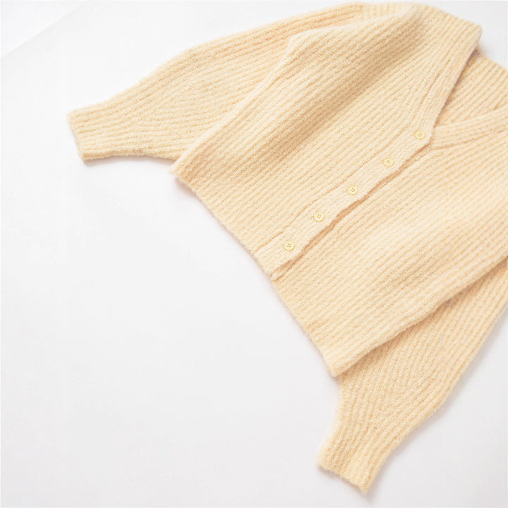 Women's cozy cardigan with V-neck and button closure Lune London