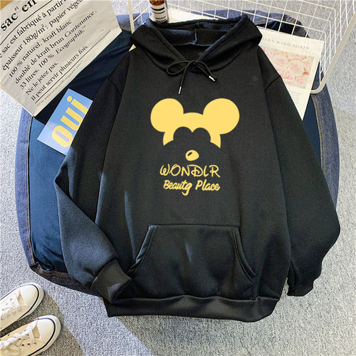 Women's hoodie with playful animal motif Chic & Stil
