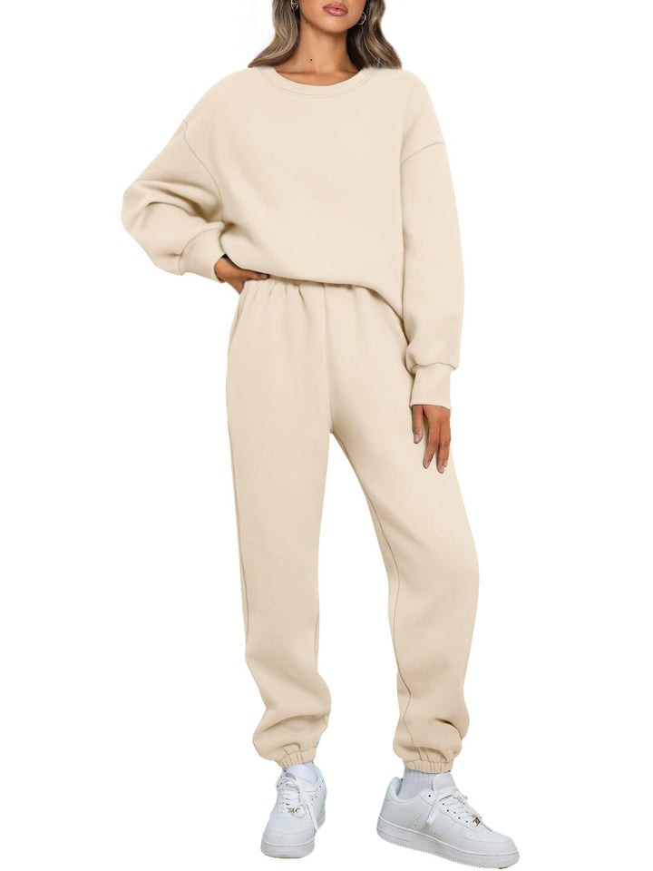 Women's comfortable leisure suit with oversized cut and elastic waistband Chic & Stil