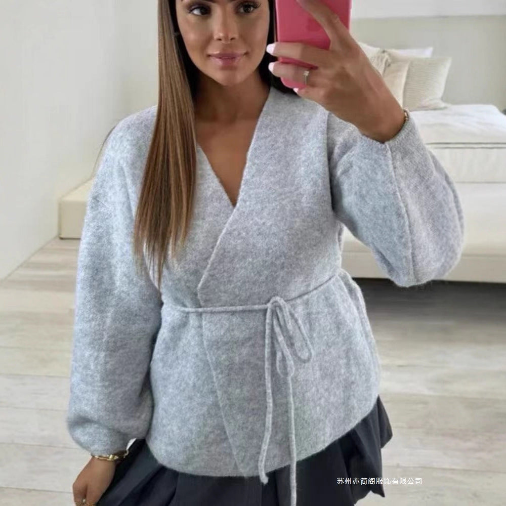 Casual knitted jacket for women with a trendy tie belt Lune London