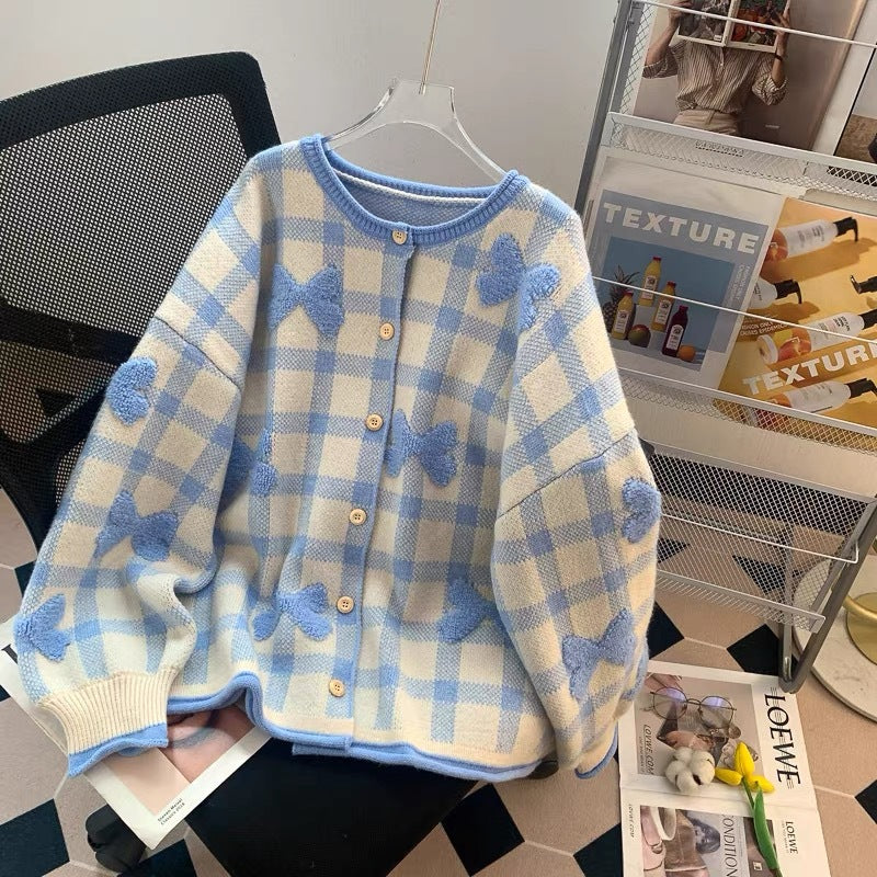 Cardigan surdimensionné pour femmes avec motif à carreaux et appliqués en forme de cœur Chic & Stil