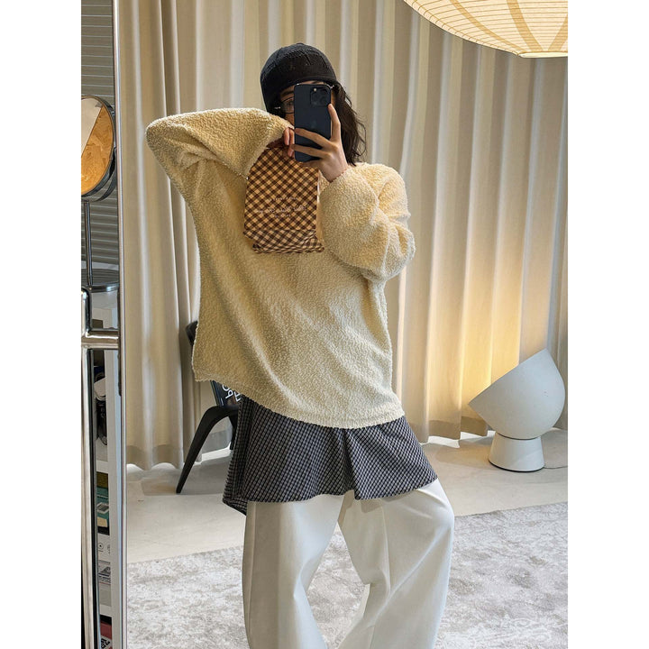 Women Fluffy Boucle Sweater in Oversize Cut Amarae