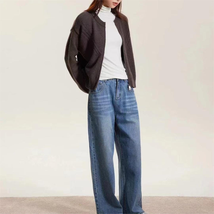 Cardigan pour femmes avec fermeture éclair moderne et motif en cable tendance Chic & Stil