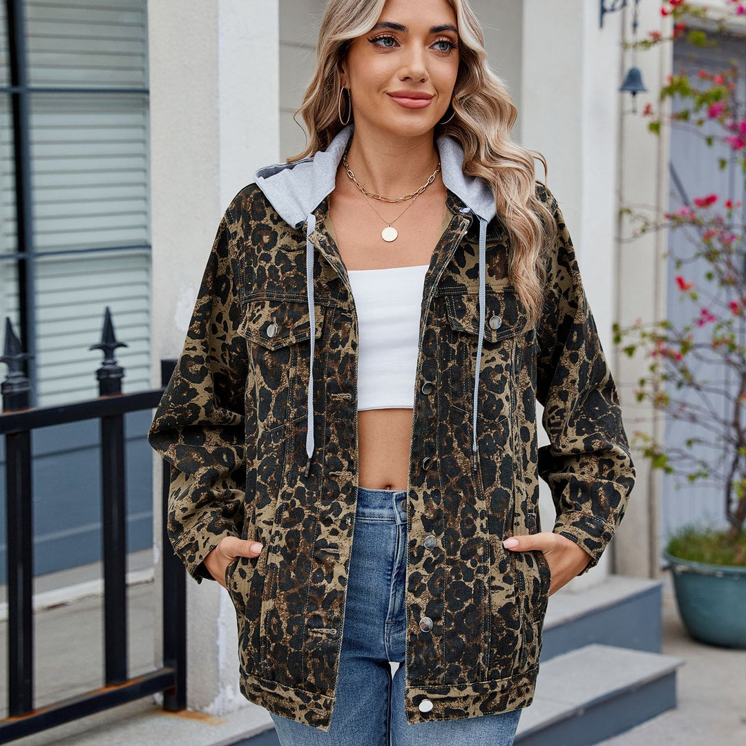 Denim jacket for women with trendy leopard design and a casual fit Lune London