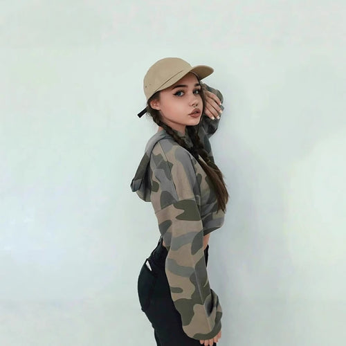 Cropped hoodie sweat top for women with modern camouflage design Amarae