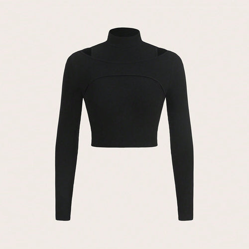 Top court pour femmes avec un design à col montant et une découpe sophistiquée Chic & Stil