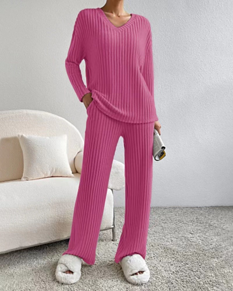 Exclusive Women's Lounge Set with V-Neck and Fine Chic Stripes and Style