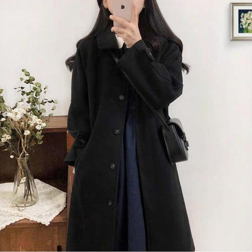 Manteau féminin élégant à coupe décontractée avec patte de boutonnage Chic & Stil