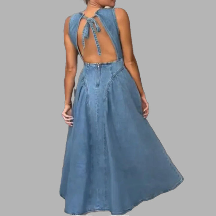 Robe maxi en jeans pour femmes avec coupe moderne et ligne A Chic & Stil
