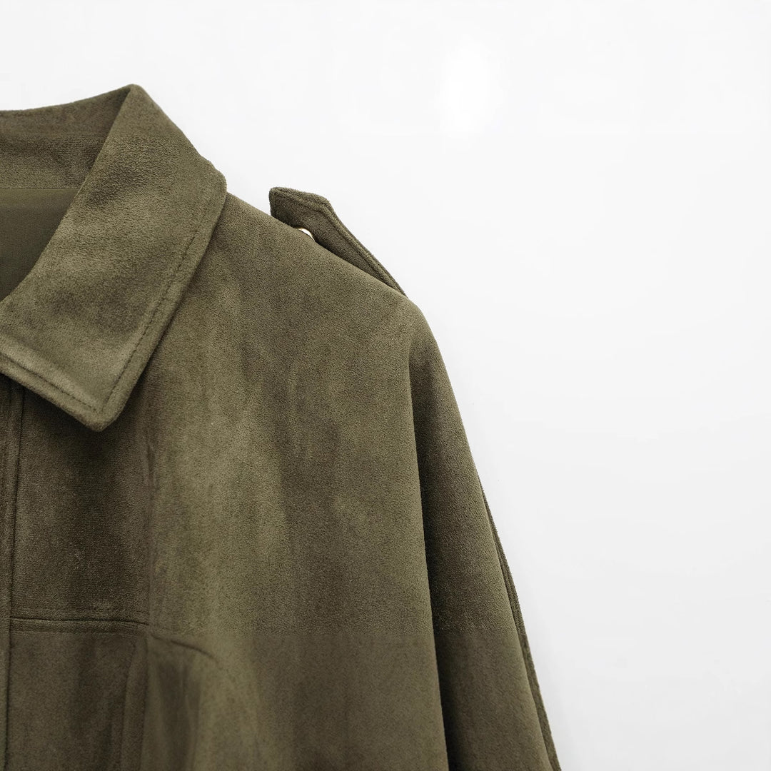 Veste blouson décontractée pour femmes en matériau doux et avec des détails modernes Chic & Stil