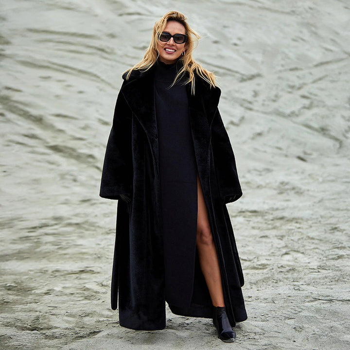 Ladies Elegant and Lined Winter Coat with a Wide Lapel Lune London