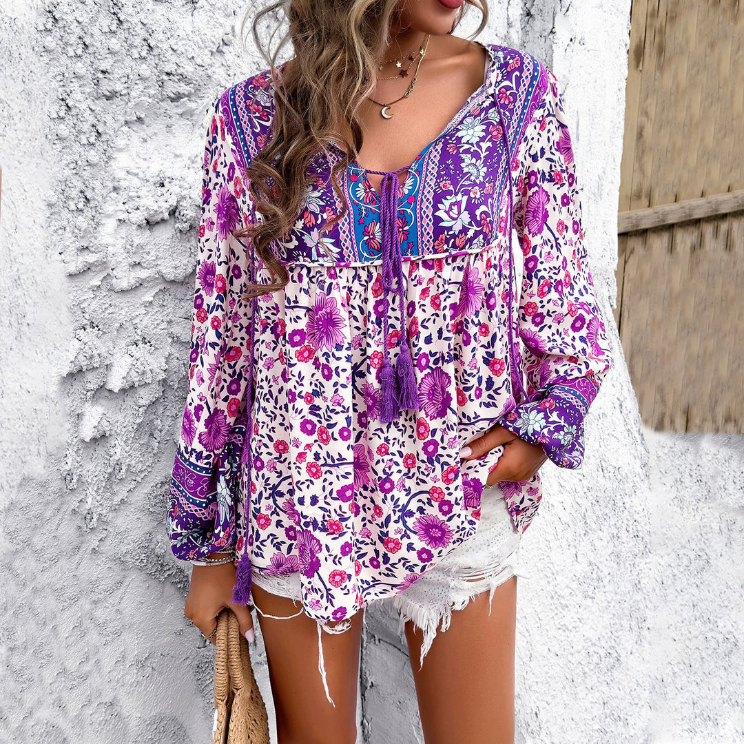 Casual blouse for women with a floral design and elegant ruffle details Lune London