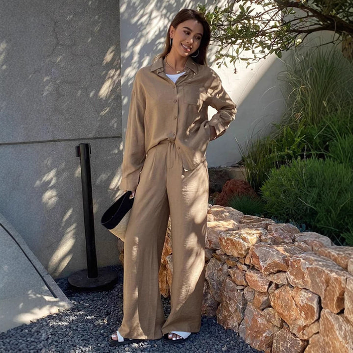 Women's Comfortable Lounge Set made of light fabric with elegant details Lune London