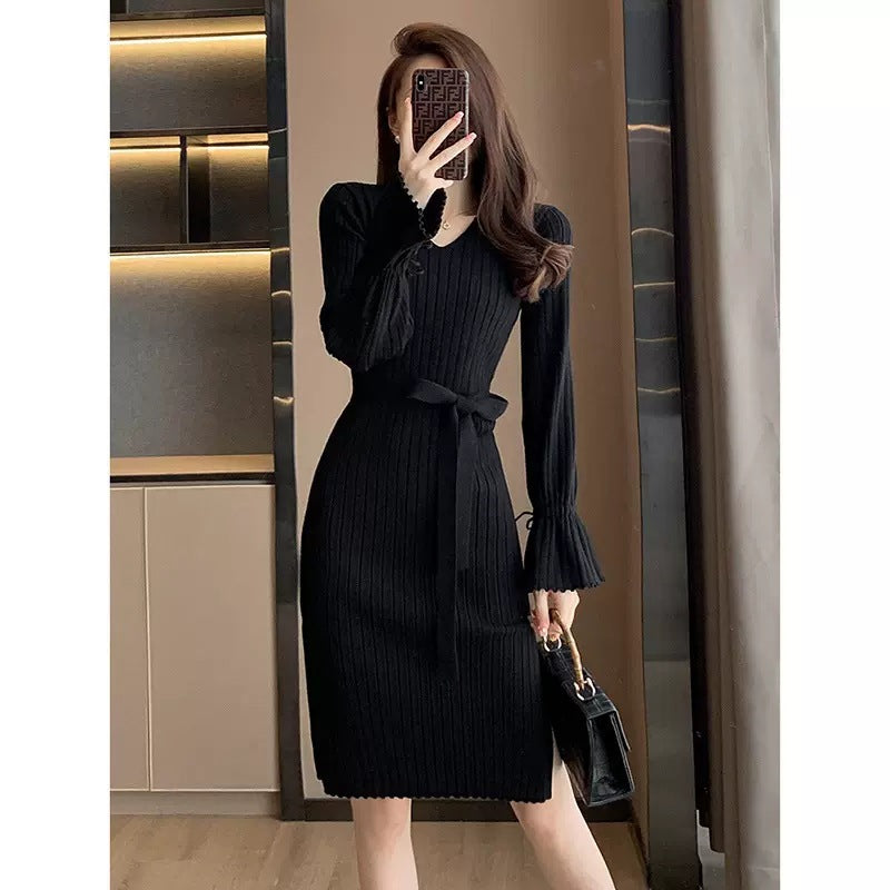 Robe tricotée pour femmes avec ceinture élégante et détails volants Chic & Stil