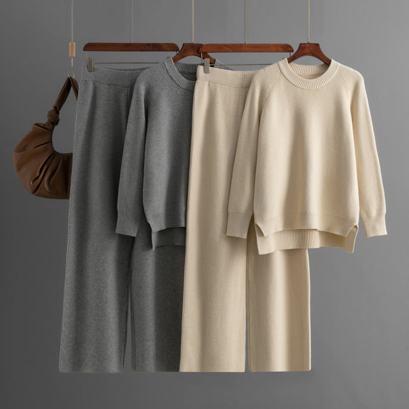 Casual knit lounge set for women with a loose top and comfortable pants Lune London