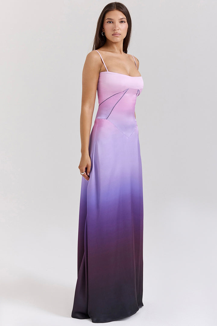 Elegant satin maxi dress for women with thin straps and a figure-hugging fit Chic & Stil