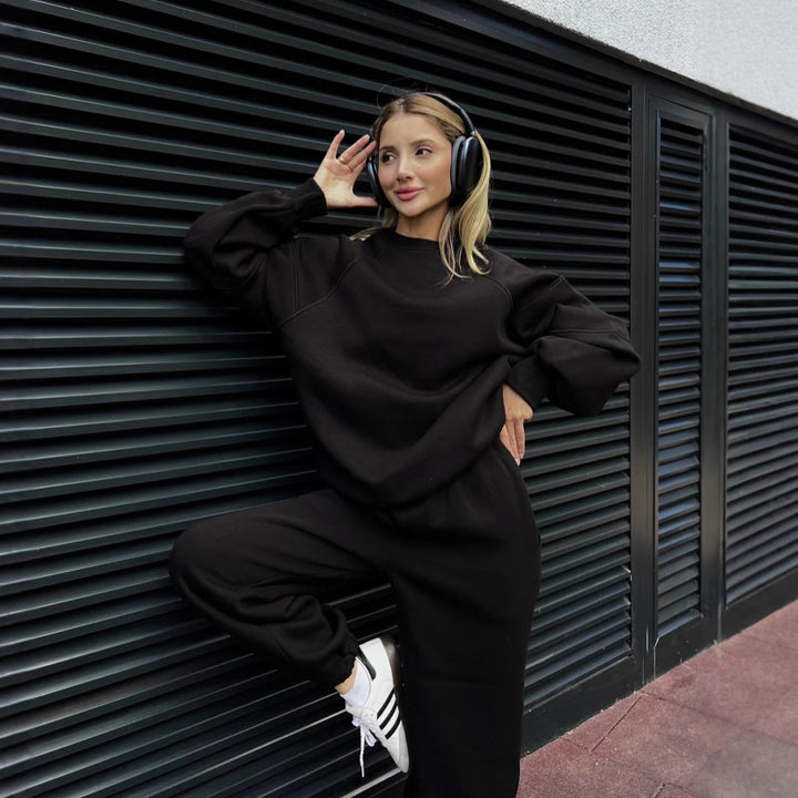 Ladies Relaxed-Fit Sweatshirt and Chic Jogging Pants Set