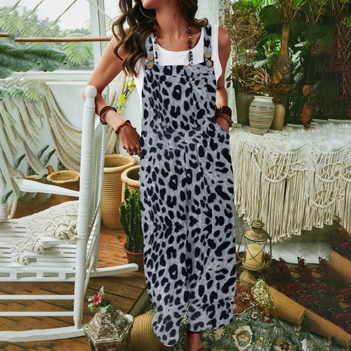 Casual women's jumpsuit with a trendy leopard print and practical pockets Amarae