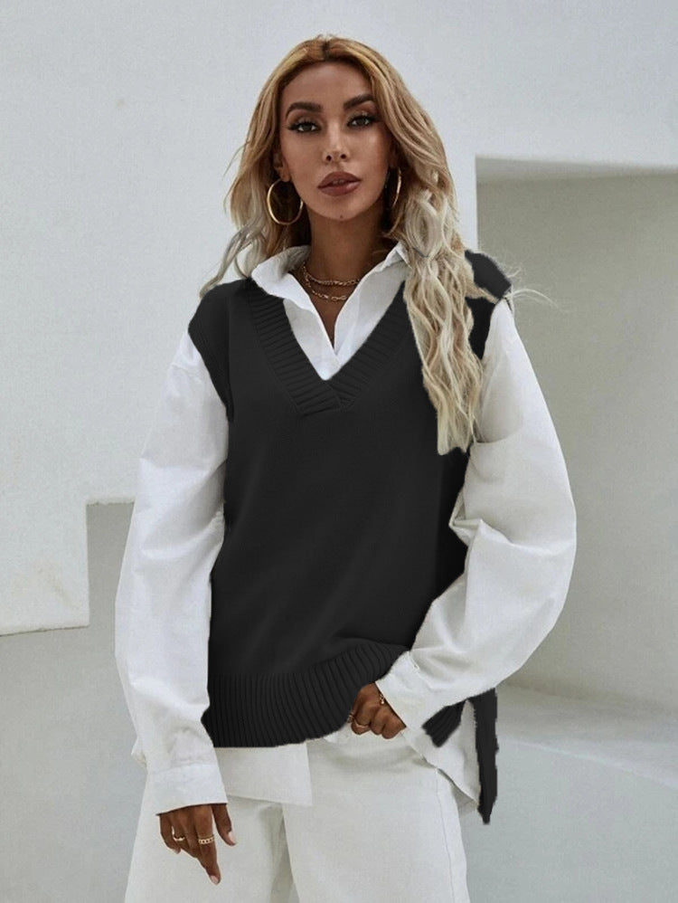 Knitted vest for women with V-neck and wide ribbed design Lune London