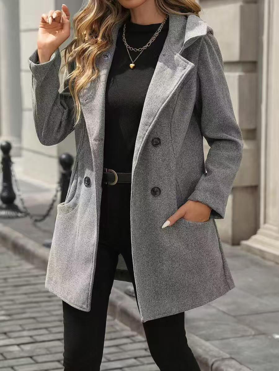 Ladies elegant and comfortable coat with practical pockets Lune London