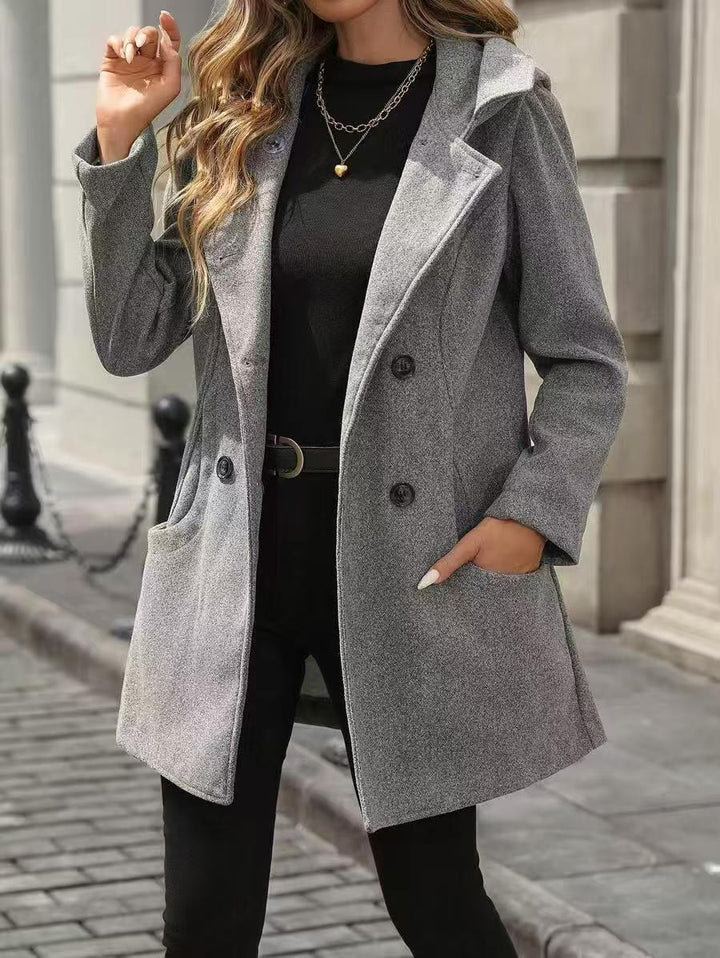 Ladies elegant and comfortable coat with practical pockets Lune London