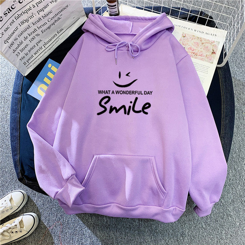 Women's hoodie with cheerful smile print Chic & Stil