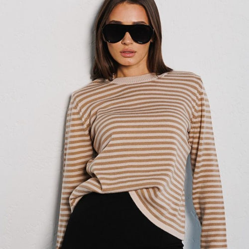 Pull long à manches longues portable pour femmes en mélange de coton doux avec motif rayé Chic & Stil