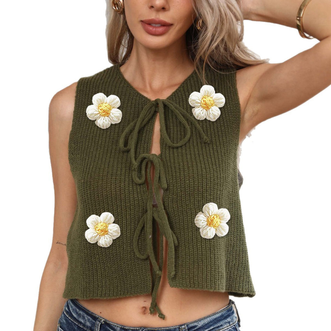 Women Short Knit Top with Floral Decoration Lune London