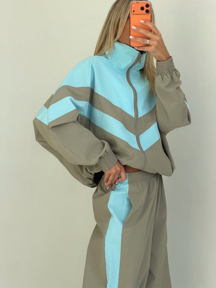 Women's Oversized Tracksuit Set with Stand Collar and Contrast Stripes Amarae